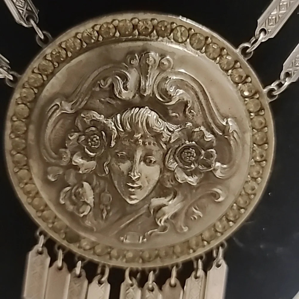 Vintage 1960 Silver Golddette Lady Medallion. Beautiful Unique. Rare. - Picture 13 of 15